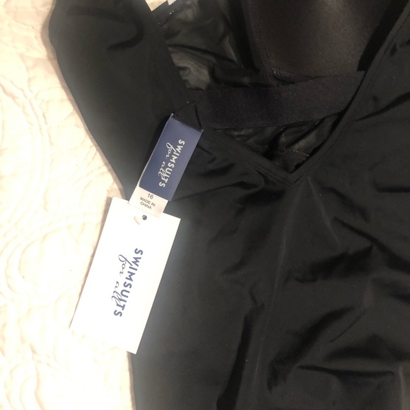 One piece swim - Picture 4 of 4